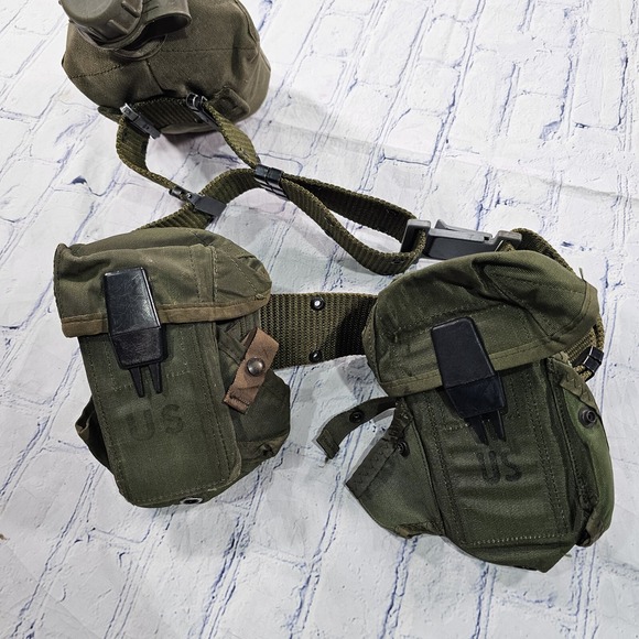 US Military ISSUED Arkansas Lighthouse LARGE Military Belt Nylon Canteen VINTAGE - Picture 3 of 9